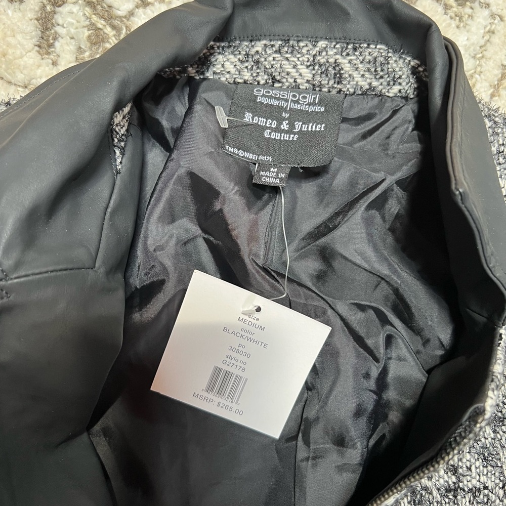 New jacket - Picture 1 of 3